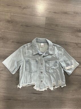 No Boundaries Light Blue Cropped Denim Shirt